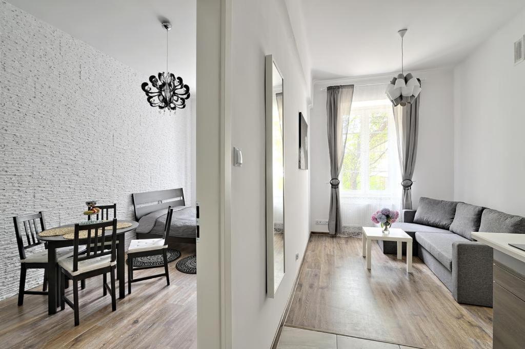 Apartament W Centrum :) クラクフ エクステリア 写真