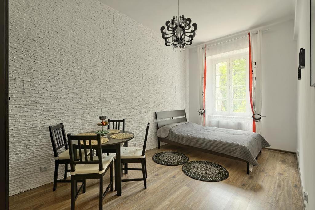 Apartament W Centrum :) クラクフ エクステリア 写真